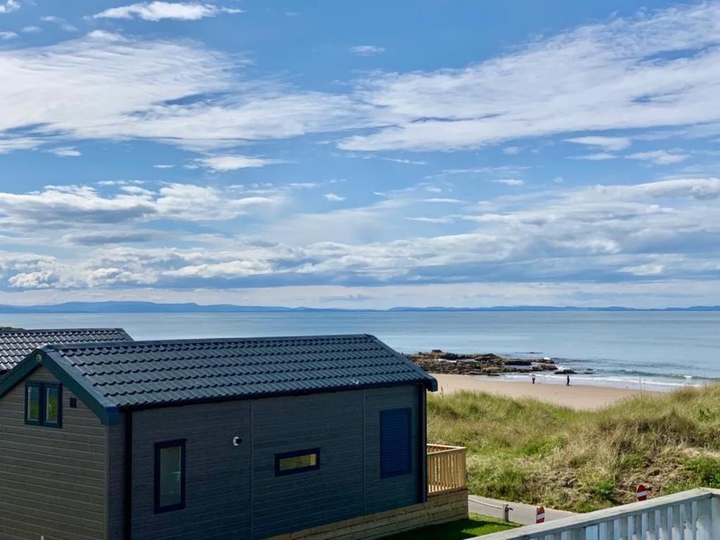 Beach Front Lodge Hopeman Экстерьер фото